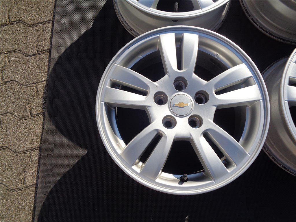 Chevrolet gyári alufelni 15-ös, 5×105-ös osztóval szép állapotban eladó. 3. kép