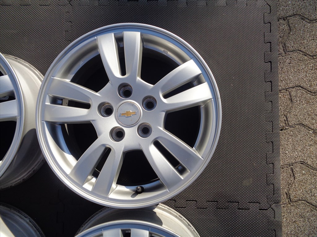 Chevrolet gyári alufelni 15-ös, 5×105-ös osztóval szép állapotban eladó. 4. kép