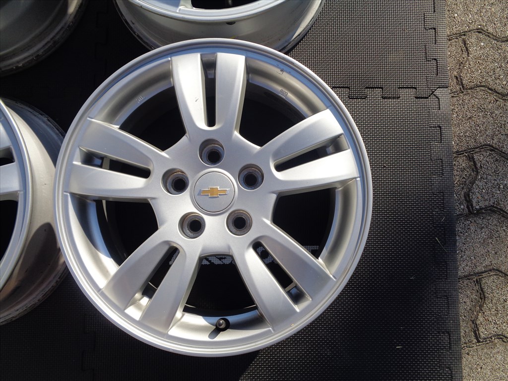 Chevrolet gyári alufelni 15-ös, 5×105-ös osztóval szép állapotban eladó. 5. kép