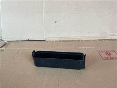 Mazda CX-7 MAZDA CX-7 Biztosítéktábla Fedél