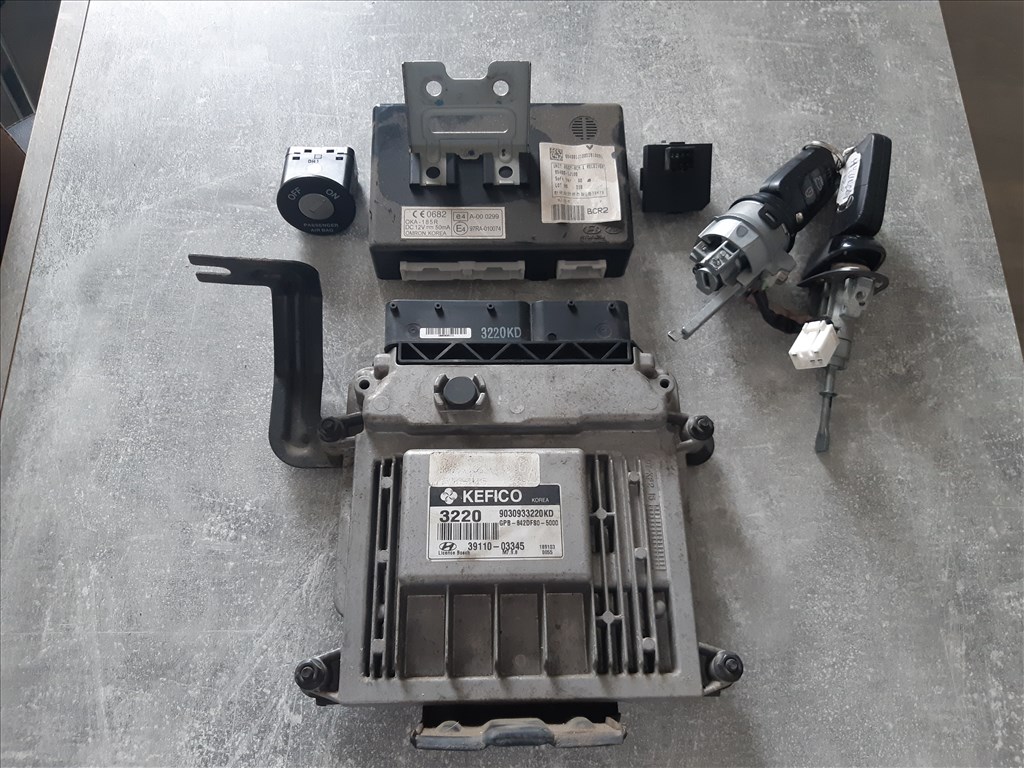 Hyundai i20 (PB) motorvezérlő-gyújtáskapcsoló, immobiliser vezérlő 3911003345  g4la8m075521 2. kép