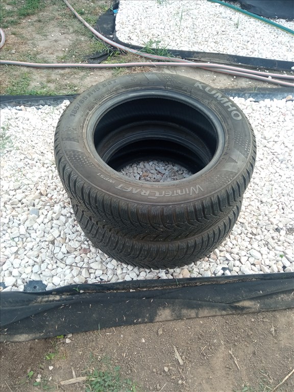  185/65R15"Kumho téli gumi eladó 2db. 1. kép