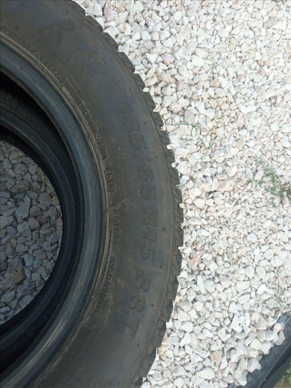  185/65R15"Kumho téli gumi eladó 2db. 4. kép