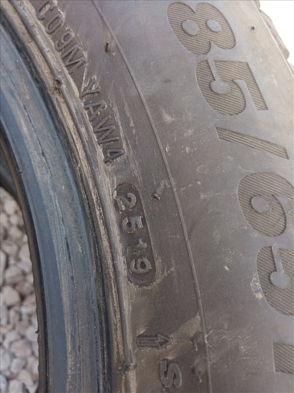  185/65R15"Kumho téli gumi eladó 2db. 5. kép