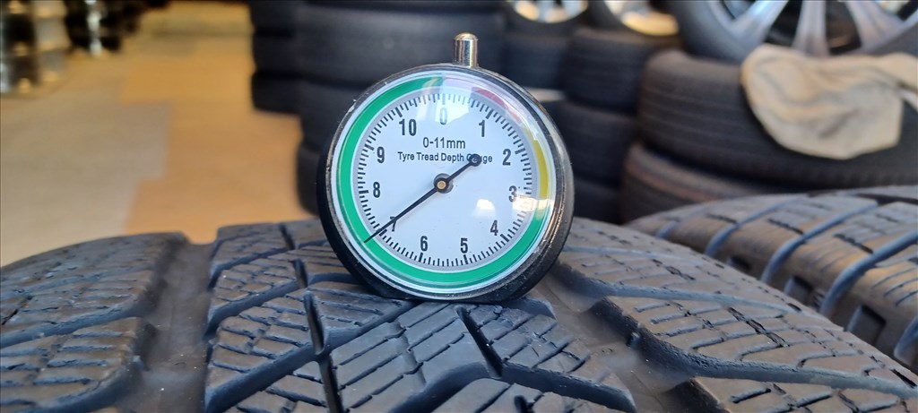 Defekttűrő Pirelli Scorpion Winter 235/55 R19 téli gumik 4db 4. kép