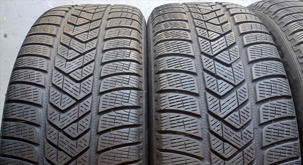 Defekttűrő Pirelli Scorpion Winter 235/55 R19 téli gumik 4db 7. kép