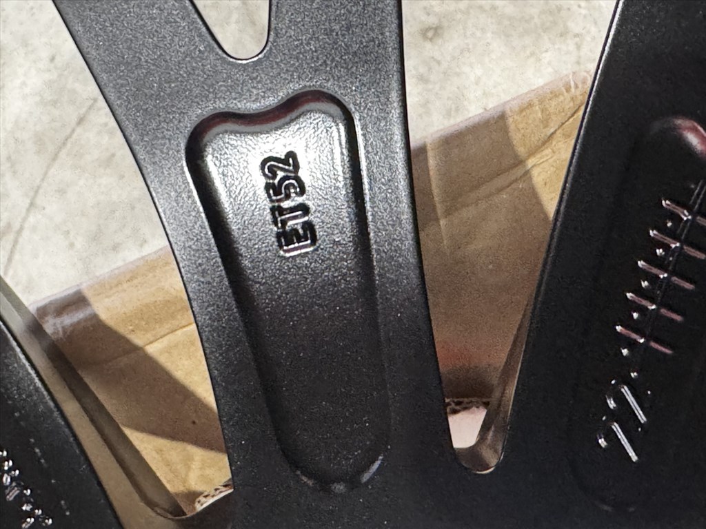 R21 Original Mercedes 9.5J ET52 - A295 401 2900 / A2954012900 1db felni alufelni 2. kép