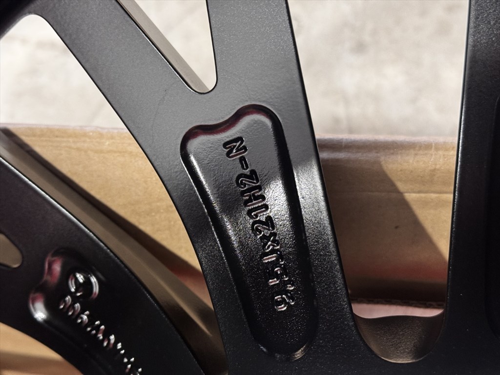 R21 Original Mercedes 9.5J ET52 - A295 401 2900 / A2954012900 1db felni alufelni 3. kép