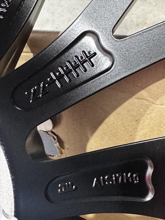 R21 Original Mercedes 9.5J ET52 - A295 401 2900 / A2954012900 1db felni alufelni 7. kép