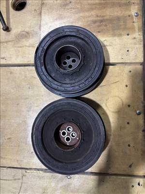 BMW N47D20 főtengely ékszíjtárcsa 