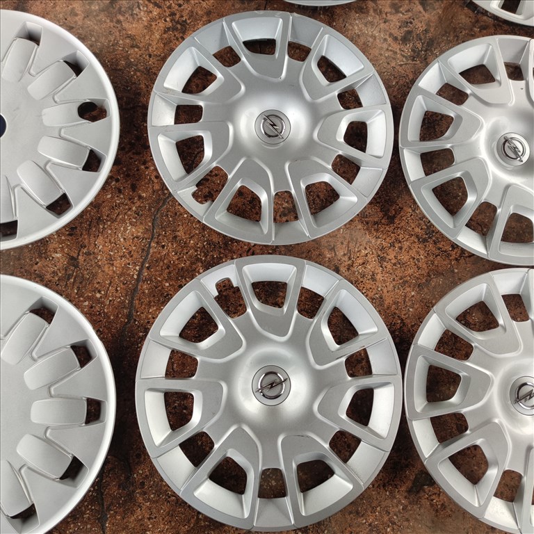 16-os Gyári Opel dísztárcsa 15000ft a 4db/40/ 1. kép