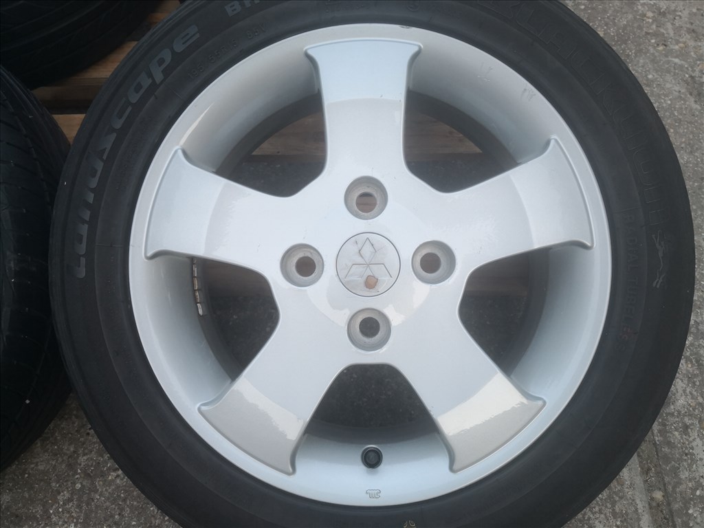 Mitsubishi 15-ös gyári alukerék 2. kép