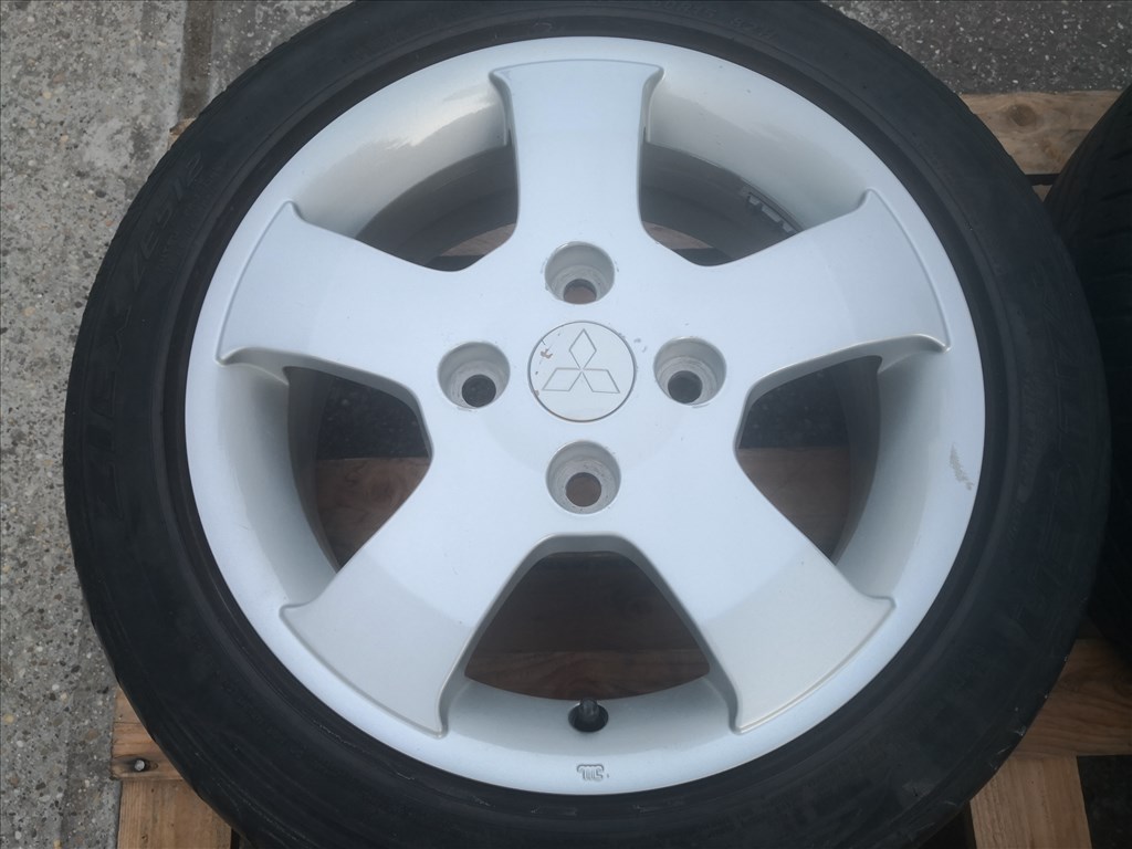 Mitsubishi 15-ös gyári alukerék 1. kép