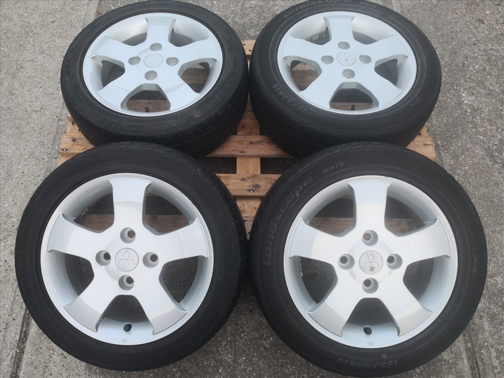 Mitsubishi 15-ös gyári alukerék 5. kép