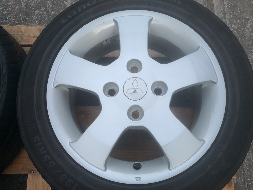 Mitsubishi 15-ös gyári alukerék 3. kép