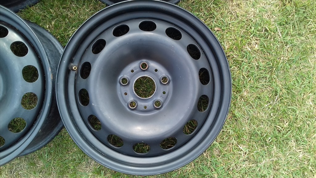  5x112 lyukosztású 6,5JJ 16" használt (gyári felni) lemezfelni Vw Skoda Seat 2. kép