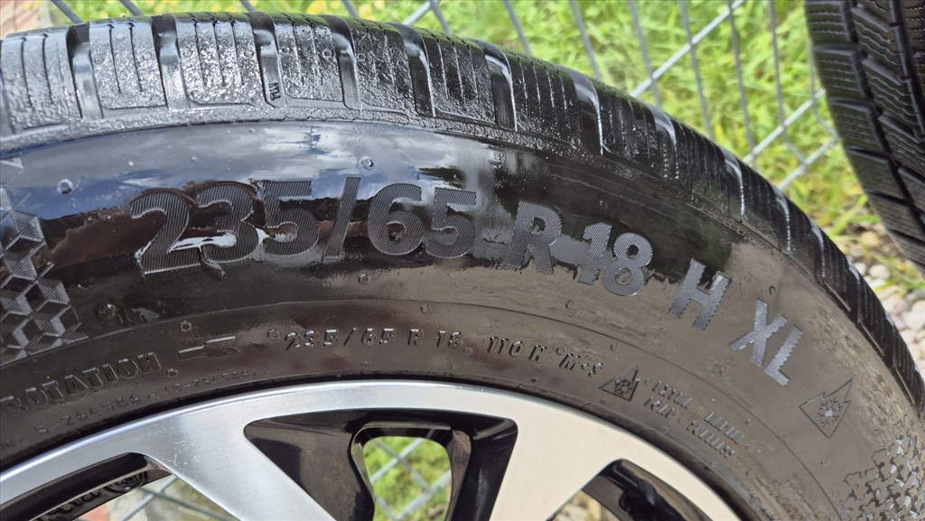  5x114.3 lyukosztású 18" újszerű Dezent alufelni, rajta 235/65 újszerű Continental téli gumi gumi  3. kép