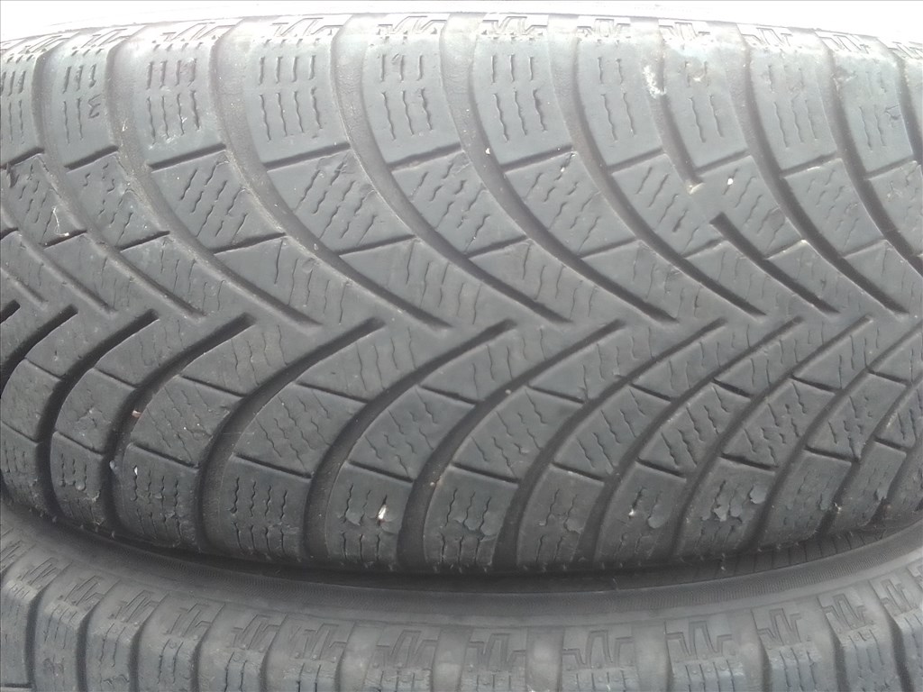  195/65R15 Maxxis használt téli gumi 2 db 1. kép