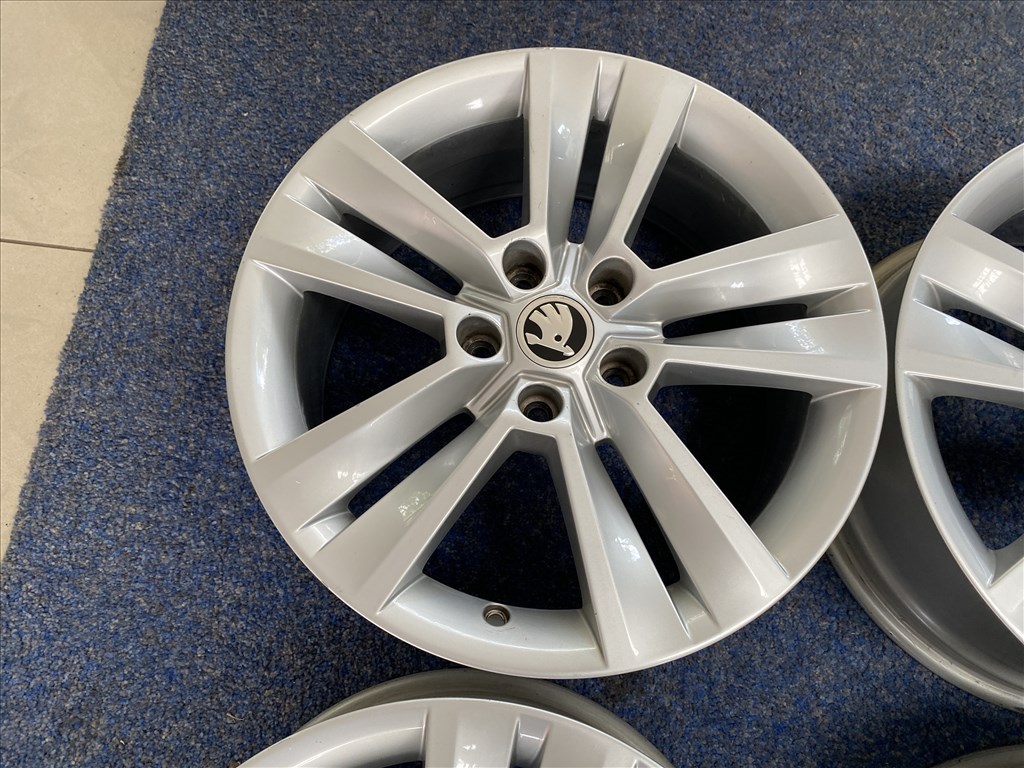 (3640) Skoda 17 gyári alufelni felni, 5x112, Kodiaq 7. kép