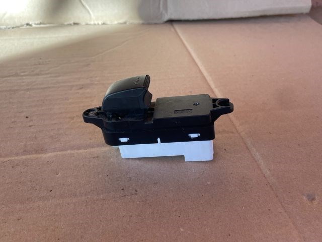 Mazda CX-7 MAZDA CX-7 Bal hátsó Ablakemelő Kapcsoló eh1466380 2. kép