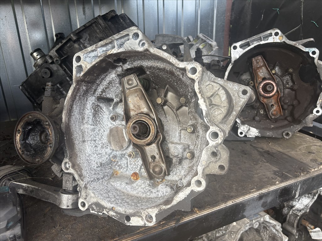 Skoda Octavia I, Volkswagen Golf IV manuális váltó EBJ 2. kép