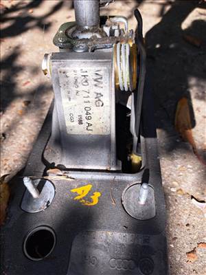 Audi A3 (8P) 1.9 TDI váltókulissza  1k0711049aj