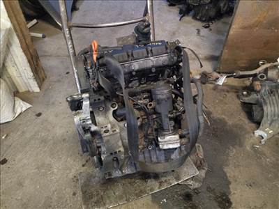 AXB kódú Volkswagen Transporter T5 1.9 TDI motor