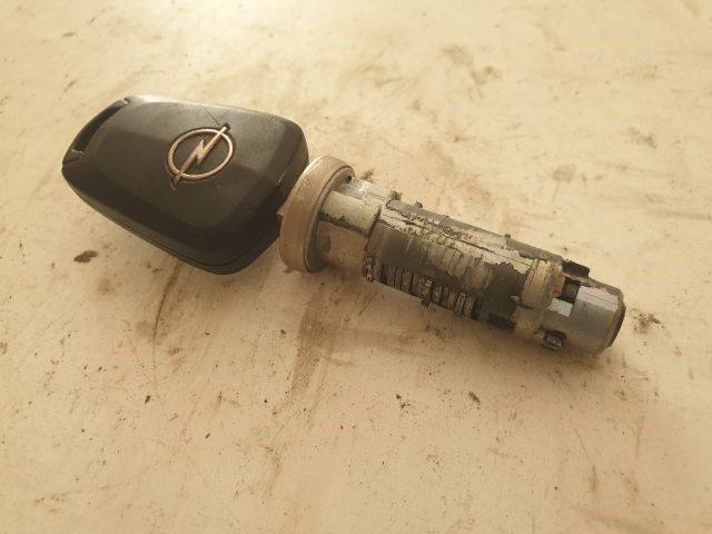 Opel Astra H, Opel Zafira B Gyújtáskapcsoló zárbetét  3. kép