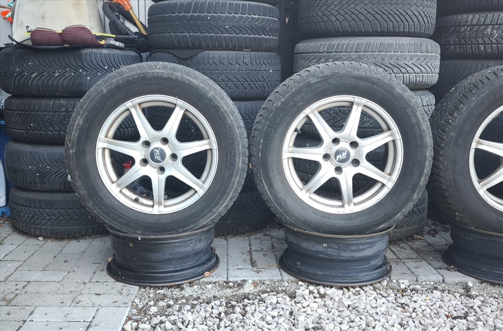 ASX ALUFELNI R16 ELADÓ! 5X114,3 lyukosztású rajta 215/65 használt Uniroyal téli gumi 2. kép