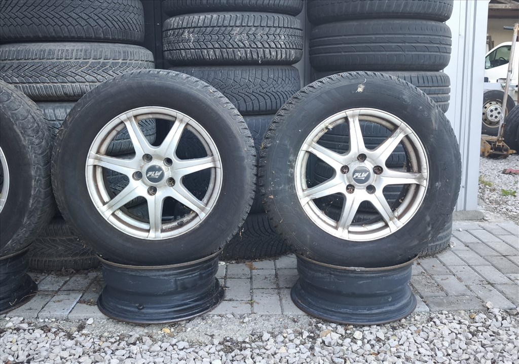 ASX ALUFELNI R16 ELADÓ! 5X114,3 lyukosztású rajta 215/65 használt Uniroyal téli gumi 3. kép