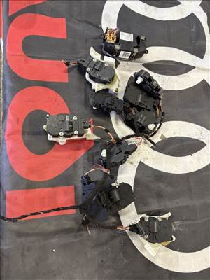 Audi A4 (B8 - 8K) fűtés belső szabályzó motor 