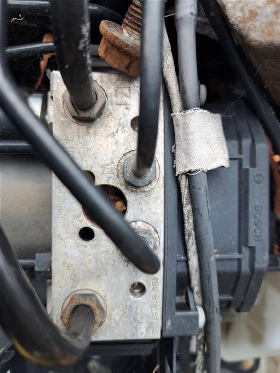 Volkswagen Passat B5 ABS ABS kocka  4b0614517g 1. kép