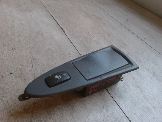 FIAT Croma 3 2005.06.01-2010.02.28 Bal hátsó ablakemelő kapcsoló 1. kép