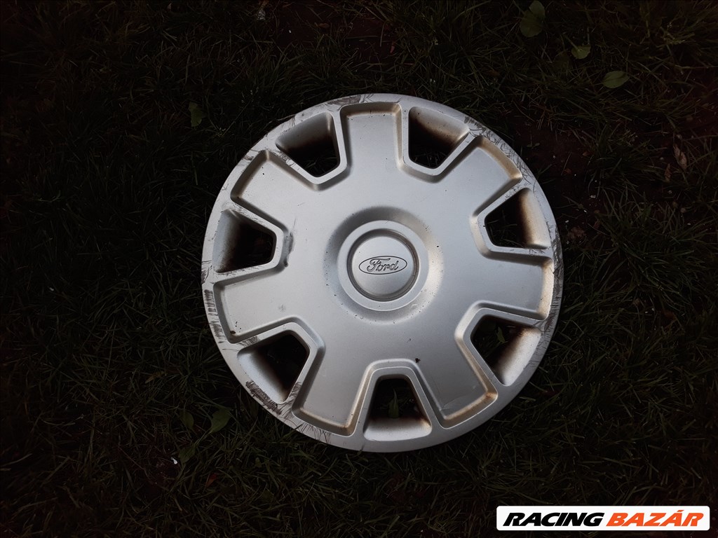 1db 15" Ford gyári dísztárcsa eladó!!!  (Kód 20) ára! 2000Ft hiányos fülekkel 1. kép