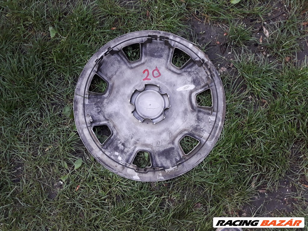 1db 15" Ford gyári dísztárcsa eladó!!!  (Kód 20) ára! 2000Ft hiányos fülekkel 2. kép