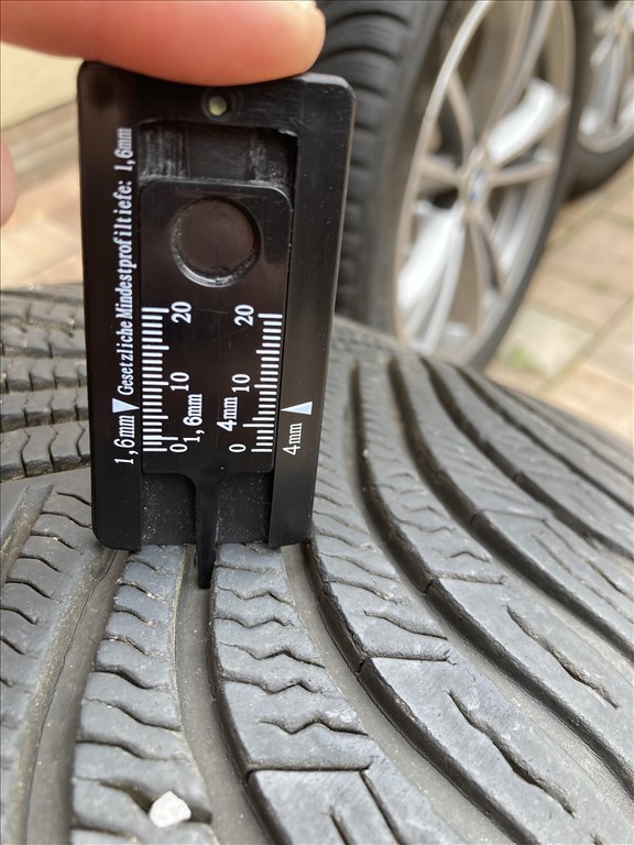  BMW G30 gyári 17"  alufelni garnitúra, 225/55  Michelin téli gumi 7. kép