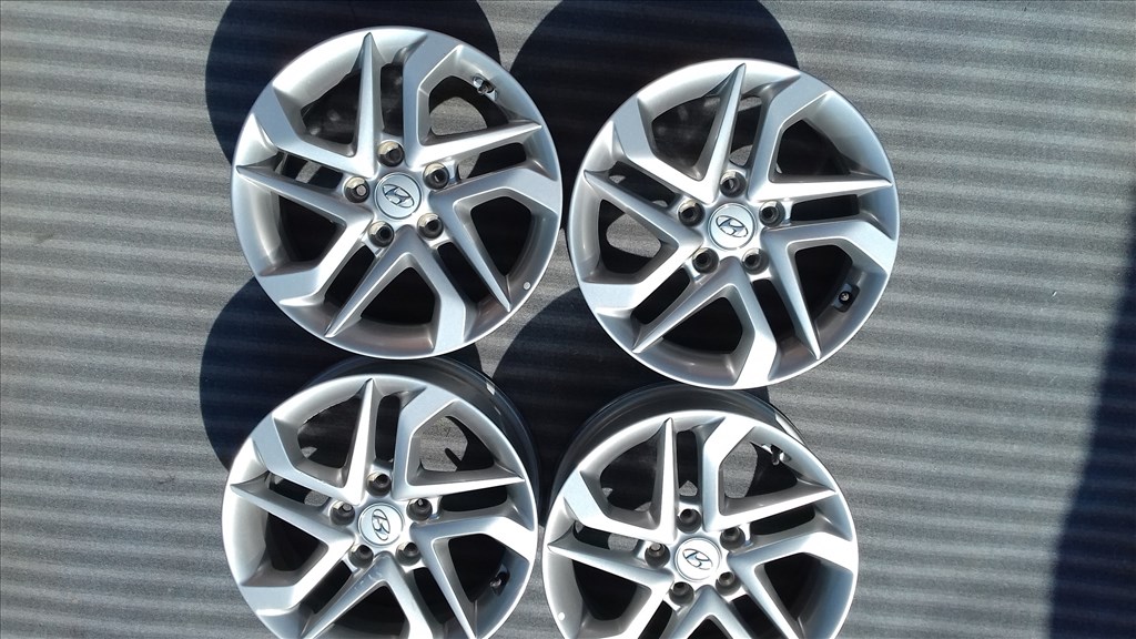  5x114.3 lyukosztású 6,5J 16" gyári Hyundai - Kia alufelni  1. kép