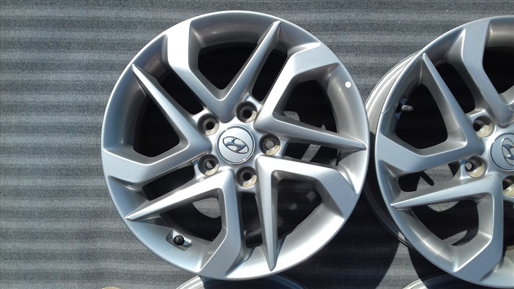  5x114.3 lyukosztású 6,5J 16" gyári Hyundai - Kia alufelni  4. kép