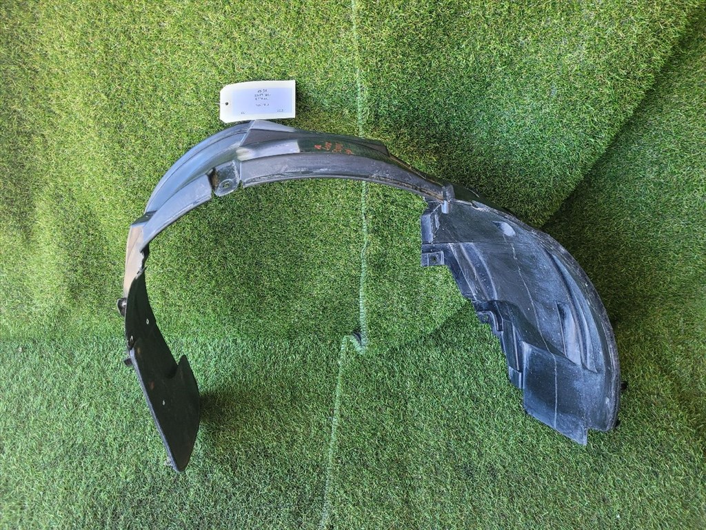 SUZUKI SWIFT IV Jobb első Dobbetét (Kerékjárati, Műanyag) 7232168L0 1. kép