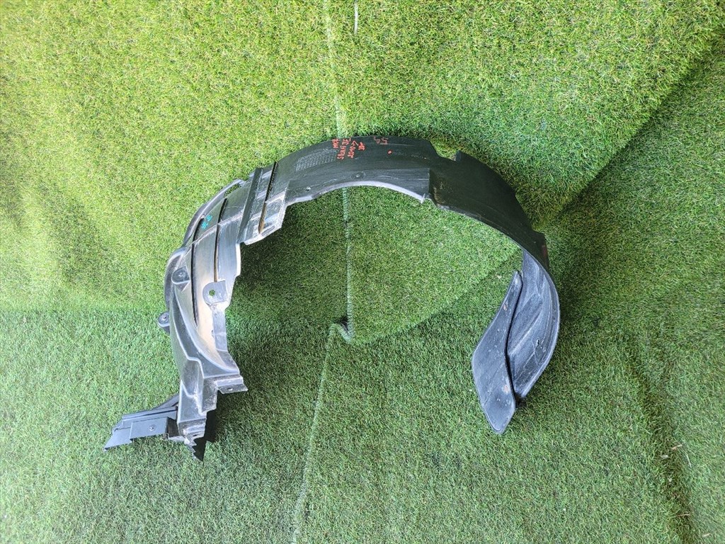 SUZUKI SWIFT IV Jobb első Dobbetét (Kerékjárati, Műanyag) 7232168L0 2. kép