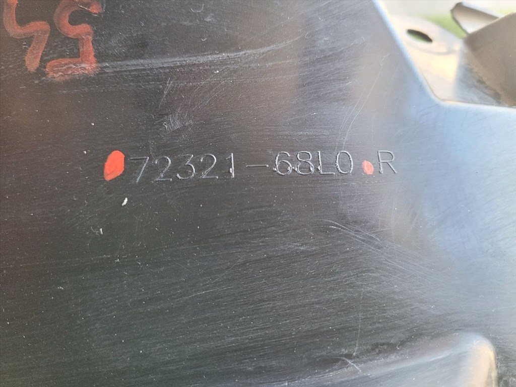 SUZUKI SWIFT IV Jobb első Dobbetét (Kerékjárati, Műanyag) 7232168L0 3. kép