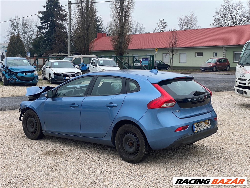 Bontásra: Volvo V40 bontott alkatrészei, elemei Motorkód: D4162T3 yv1mv8431f2223368 5. kép