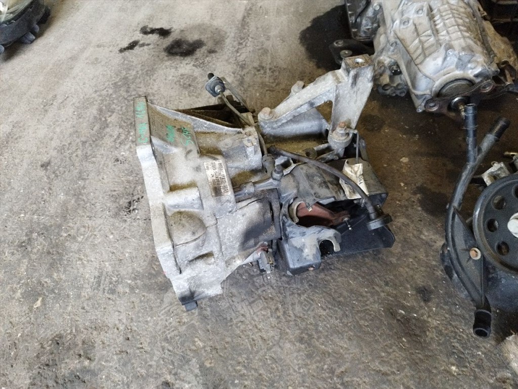 Ford Focus 2 / C-Max 1.6 3M5R7002NC kódú sebességváltó (5 seb.) 2. kép