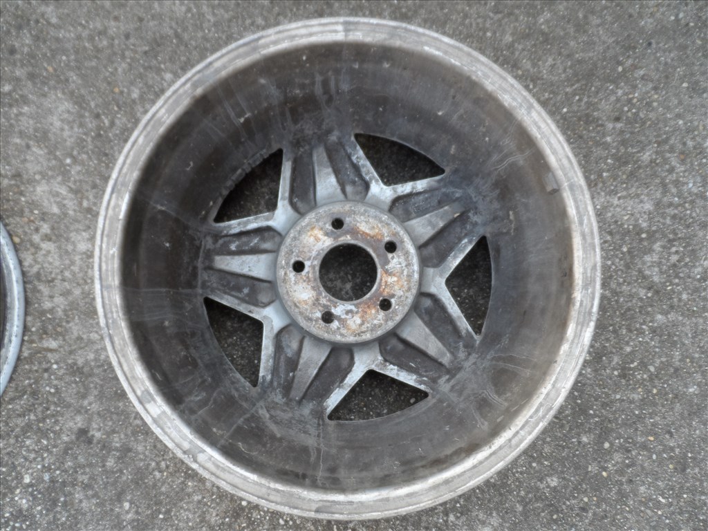  5x112 lyukosztású 9JJ 16" használt Borbet alufelni 8. kép