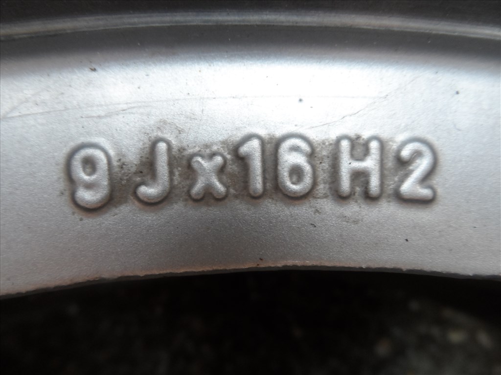  5x112 lyukosztású 9JJ 16" használt Borbet alufelni 10. kép