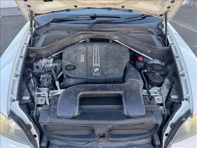 BMW N57D30B 40d motor 306le fűzött blokk hengerfejjel