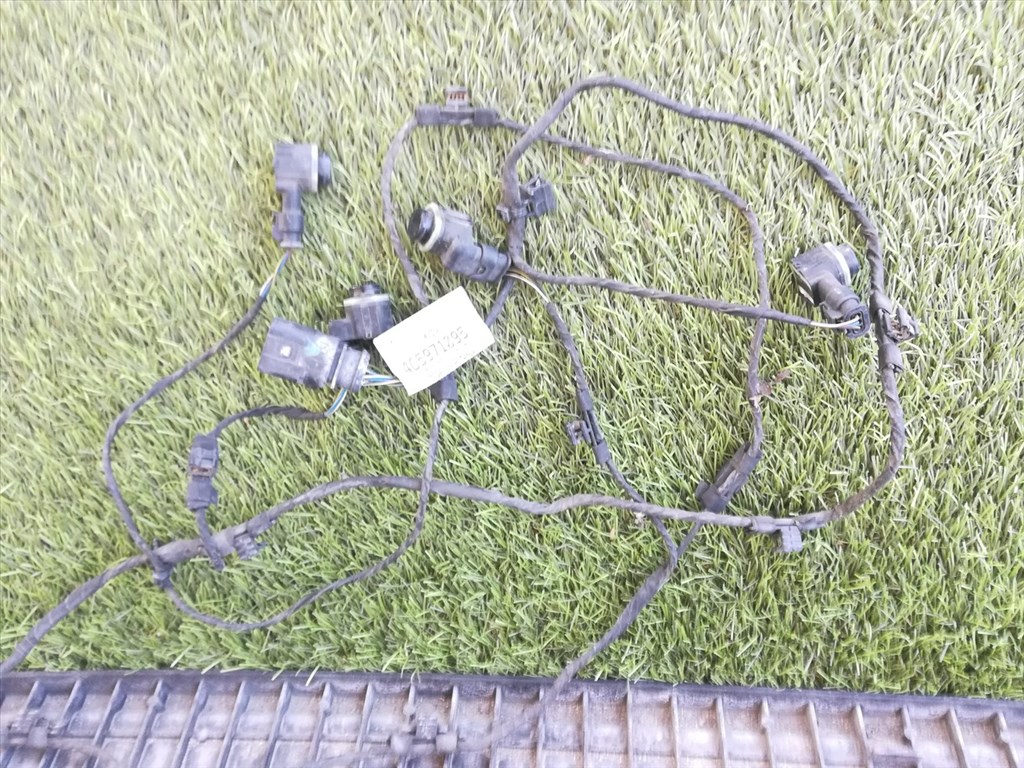 Audi A6 (C7 - 4G) első lökhárító alsó burkolat PDC kábelköteggel  4g5971095 4g5971095h 3. kép