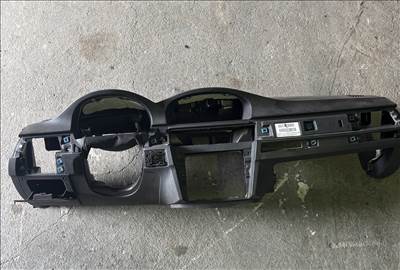 BMW E90/91/92/93 navi pohártartós műszerfal 