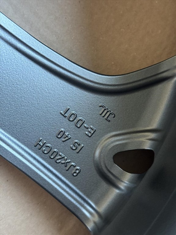 R20 Original Jaguar 8J ET40 - J9C3-1007-LA 1db felni alufelni 2. kép