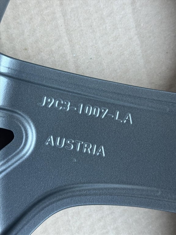 R20 Original Jaguar 8J ET40 - J9C3-1007-LA 1db felni alufelni 6. kép